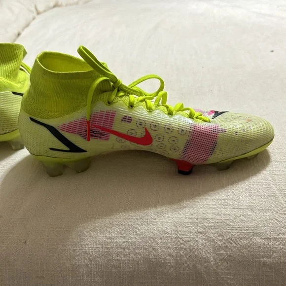 Mercurial Nike flyknit Men’s soccer cleats - Picture 8 of 14